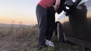 Outside sex inside the forest! The chick gave herself to a stranger