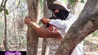 tigresavip was into the woods taking pictures and was bound