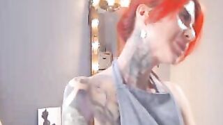 Wild Babe Extremely Rubs Her Pussy