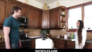 Huge Hooters Thin Hispanic cougar Step Milf Cali Lee Screwed