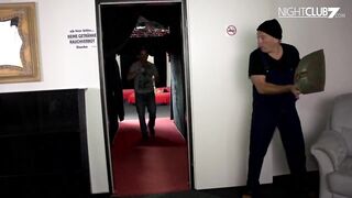 Notgeiler Hausmeister benutzt Sportskanone