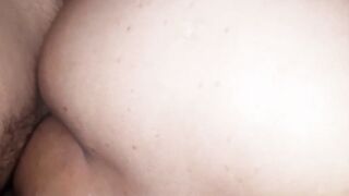 I'm and my uncle enters and penetrates me gently ...