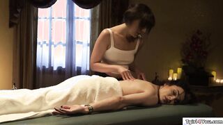 Trans Ariel Demure licks pussy to relax