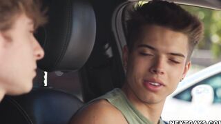 Cody Viper and Evan Knoxx explores each other's hole