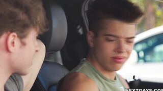 Cody Viper and Evan Knoxx explores each other's hole