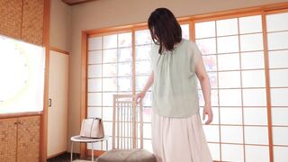 First Shooting Married Woman Document Hitomi Otsuka <with digest>
