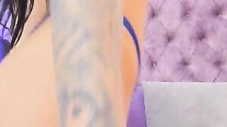 Wild Woman Using Her Dildo To Cum