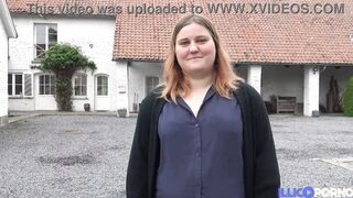Manon, a young skank, wants a perfect sodomy to performance