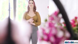 Busty photographer facesitted by model