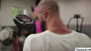Seductive Trans gets analed in the gym