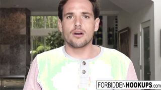 A pizza delivery turns inside step-siblings fucking