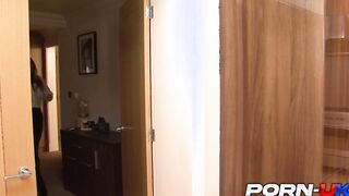 Cheating UK Wifey Samantha Bentley Sucks and Fucks The Delivery Bro