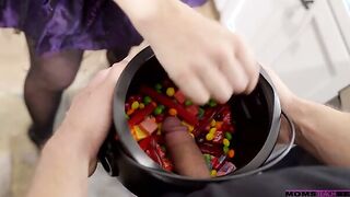 Brothers Penis Trick Or Treat - S11:E7