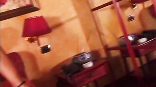 Succhia e Sorridi! (Full Clip)