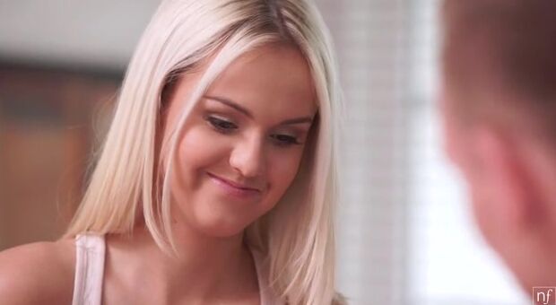 Strip Poker - S16:E25