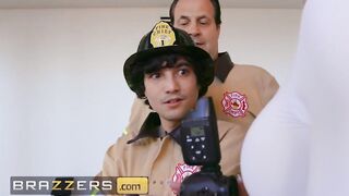 Brazzers - Blonde Long Breasts Mom Brandi Love Teases A Young Fireman And Seduces His Huge