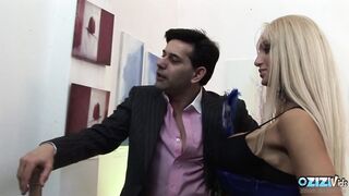 Super Sexy blonde hoe gets her twat smashed inside the art