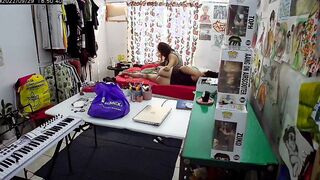 Chubby and Huge booty wofe into the room