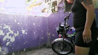 seducing the colognes seller