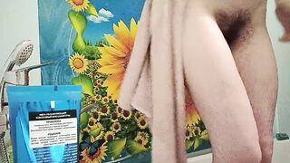 Soapy unshaved cunt and butts closeup. Piss.