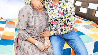 Komal was traveling and get juggled with a boy into