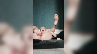Home explicit striptease, masturbation, games with a dildo and violent orgasm