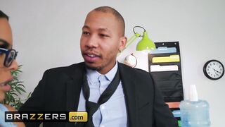 Brazzers - Phat butt latina Luna Star love taking huge african penis