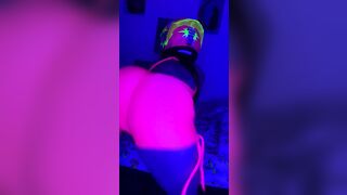 arab wearing beauty clothes and getting Bombshell