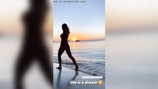 Hot Instagram Camgirl Bikini Butt