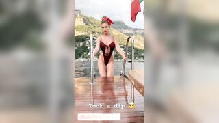 Hot Instagram Camgirl Bikini Butt