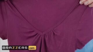 Bae stepmom Ryan Keely gets fucked inside the restroom -