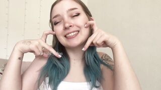 small eighteen gets naked off clothes for you