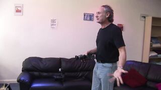 Klassischer Gang Bang beim Filmen bei Freunden