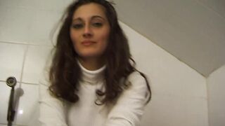 Geile Naturtitten und der Analdildo