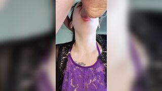 beauty cougar Blows Sloppy Penis Between Legs