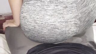 This auntie knows how to work her butt