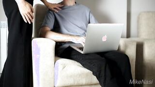 BOMBSHELL WOMEN SEDUCED AN IT-MAN (Amateur)
