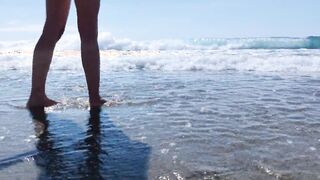 I picked up a Cutie on the beach who loves thick cocks!