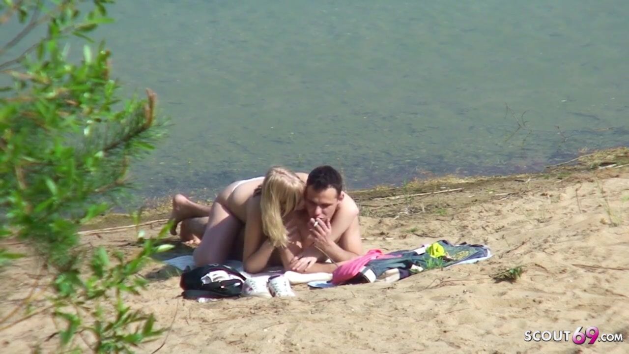 Love4Porn Presents Real 18 Year Old Lovers on German Beach Voyeur Fucked by Stranger bilde