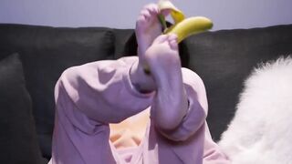 banana toes