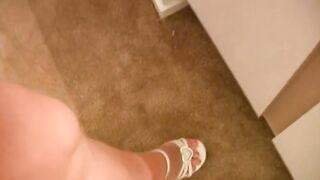 Dick sucking off 19 year old Clair gets a facial