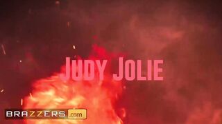 Brazzers - Judy Jolie & Skye Blue Try To Confuse Scott Nails & In The End He Fucks Them Both