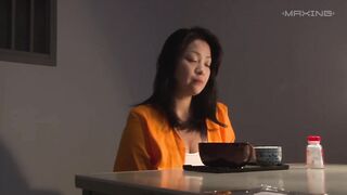 Huge Breasts Mom Enjoy 3Some Play