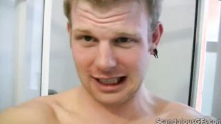 Rene gets doggystyled into amateur porno