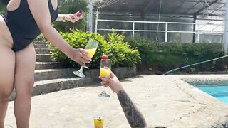 Pool Fuck porn video – Sunny day at the pool! My best friend jerks me off into the pool until I squirt! Naty Delgado