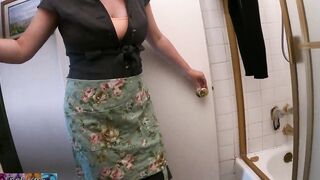 Stepmom wants your dick into the WC