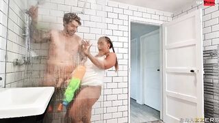 Shower Pranking Sex Sex Clip With Beth Bennett - Brazzers Official