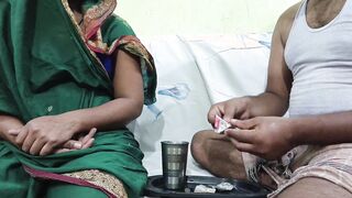 बहु अपने ससुर को दवाई देते हुए चूत की चूदाई