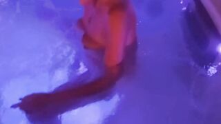 Who wants to join me inside the Goddess bath-tub??