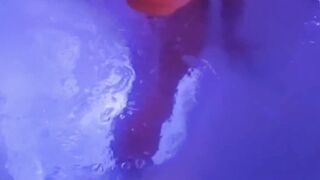 Who wants to join me inside the Goddess bath-tub??